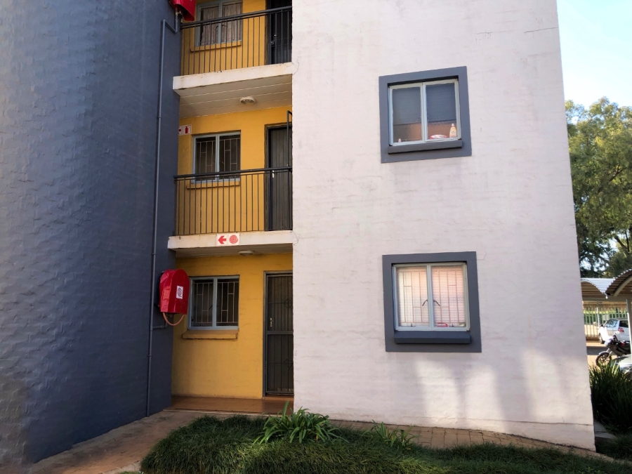 1 Bedroom Property for Sale in Kannoniers Park North West